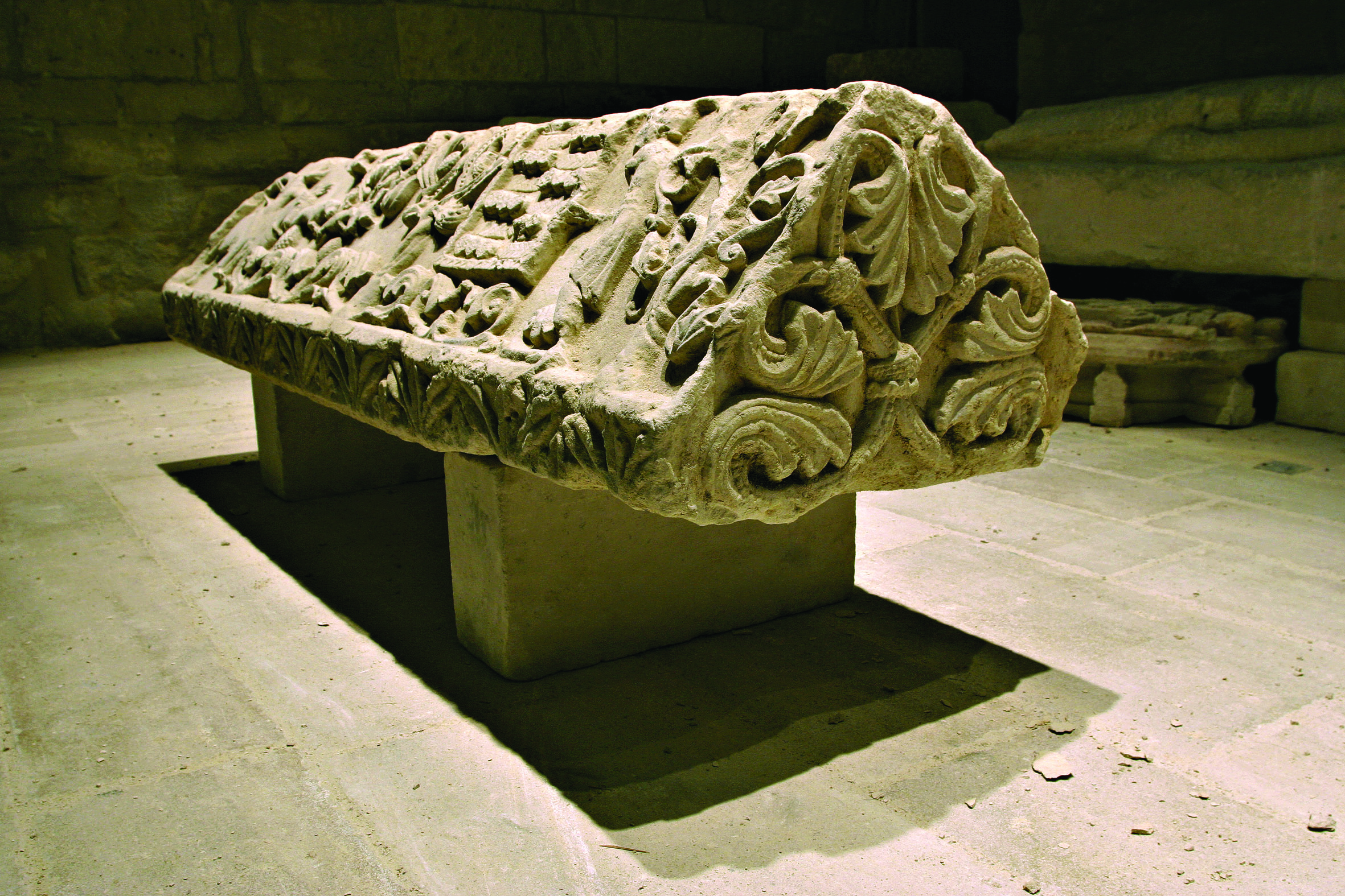 Musée du Donjon, pierre tombale de Javarzay