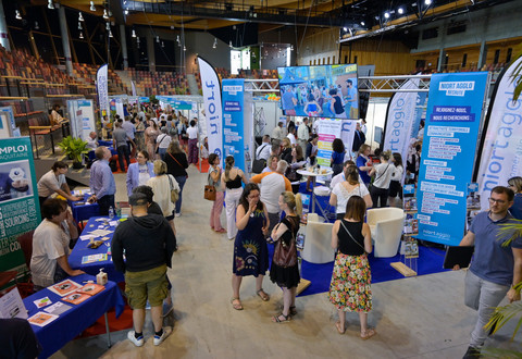 Carrefour de l?emploi a l?Acclameur