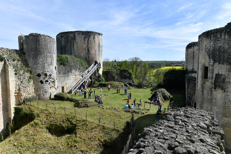 Des oeufs et des jeux a Coudray-Salbart