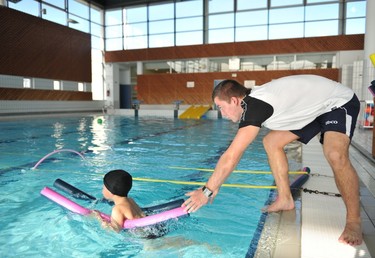 Cours de natation au centre aquatique des Fraignes a Chauray