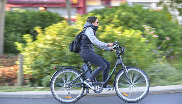 Velos dans la ville les niortais utilisent le velo comme moyen de locomotion