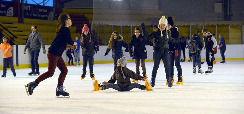 Séance publique à la patinoire