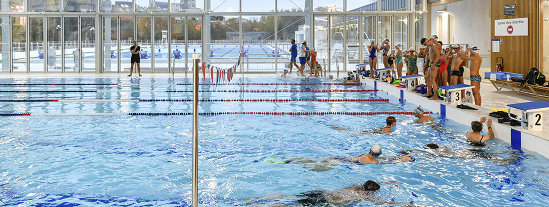 Ouverture de la piscine du Pre Leroy fermee pendant trois ans pour travaux.