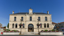 Patrimoine civil Halles - mairie - prétoire 46.258959