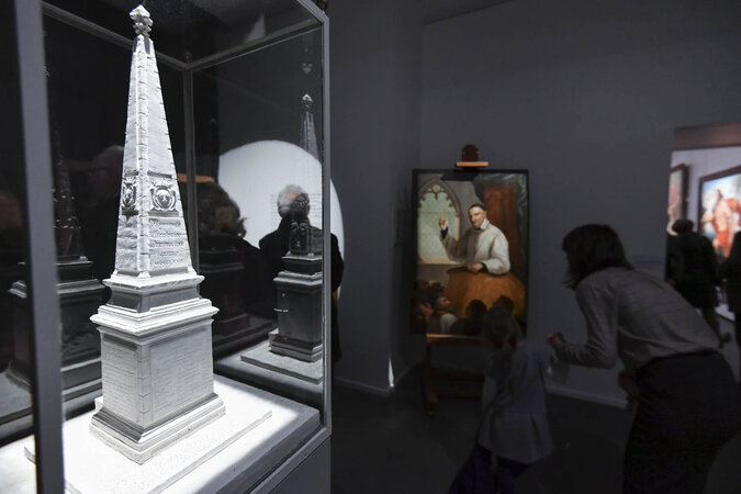 Inauguration de l'exposition Bernard d'Agesci, maquette du monument commémorant le passage du Comte d'Artois ©Darri