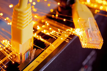 Développement de la fibre optique sur le territoire de l'Agglo © Fotolia