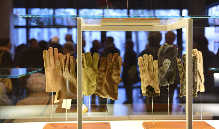 Exposition Chamoiserie et ganterie, lors de l'inauguration officielle ©Bruno-Derbord