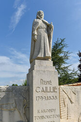 Patrimoine funéraire et commémoratif Monument René Caillié 46.191763