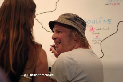 Lire la vidéo : Le musée Bernard d'Agesci vu par Philippe Katerine (fenêtre modale)