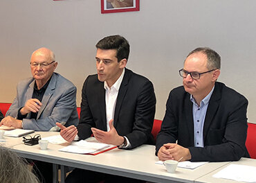 De gauche à droite : Claude Roulleau, 1er vice-président de Niort Agglo en charge du développement économique et des voiries, Jérôme Baloge, président de Niort Agglo et Jean-Marc Renaudeau, président de la Chambre d'agriculture 79 ©Vincent Rouvreau