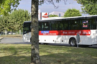 Le Car Express Niort-La Rochelle