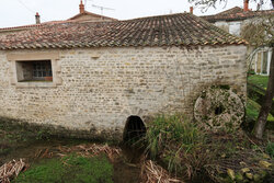 Moulin à farine, actuellement maison dit moulin d'Antigny IA79009685