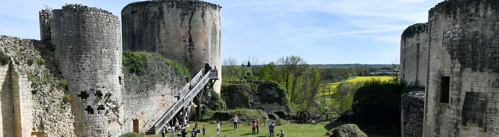 Des oeufs et des jeux a Coudray-Salbart