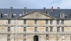 Patrimoine civil Caserne Duguesclin 46.329150