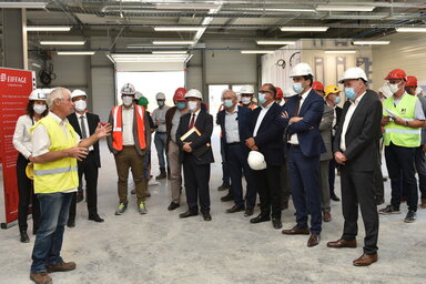 Leach international : visite de chantier avec le préfet et Jérôme Baloge