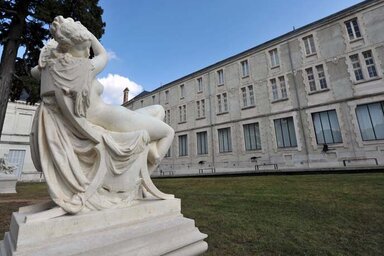 Jardin du musée Bernard d'Agesci : Somnolence par Frédéric-Etienne Leroux 