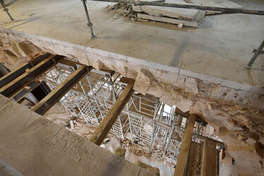 1er étage du conservatoire, vue sur le hall d'accueil, 8 mars 2019 : début des travaux d'ouverture de la voûte ©Bruno Derbord 